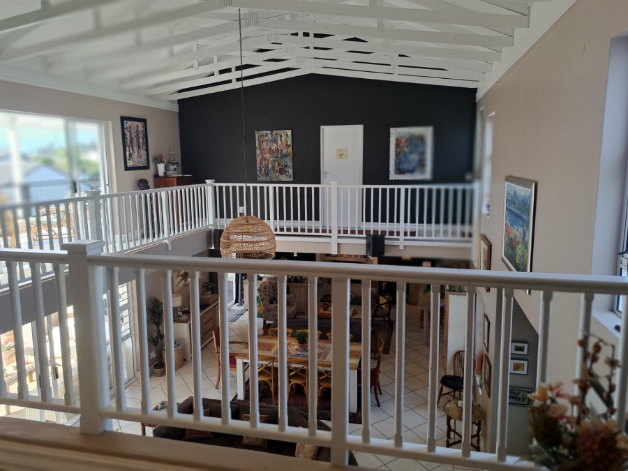5 Bedroom Property for Sale in Whale Rock Western Cape